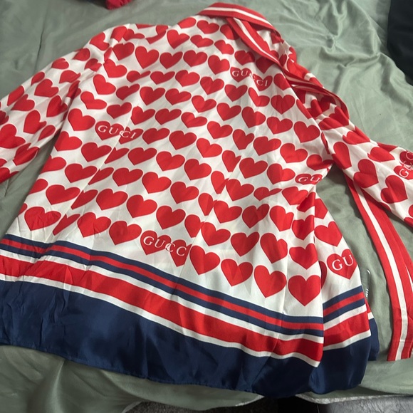 Gucci Red and Blue Heart Pattern Shirt - Picture 4 of 4
